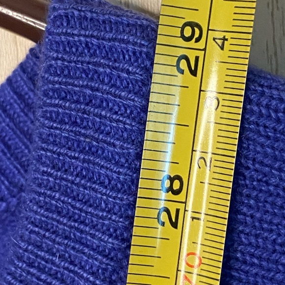 Neiman Marcus Scotland 100% Cashmere Blue v-Neck Men’s Sweater 44 Large - Picture 7 of 8